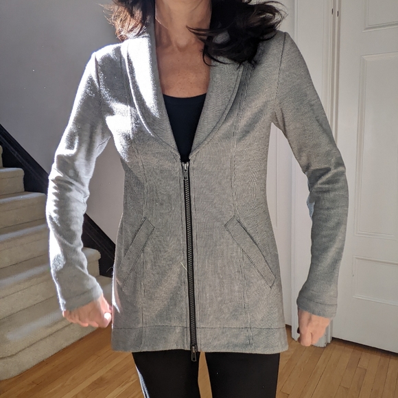 CABI stripe drop off zipper jacket - Picture 3 of 12